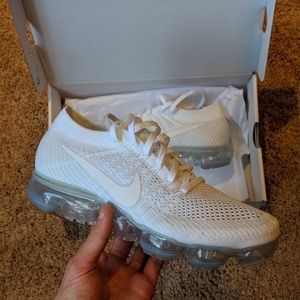 Vapormax Triple White